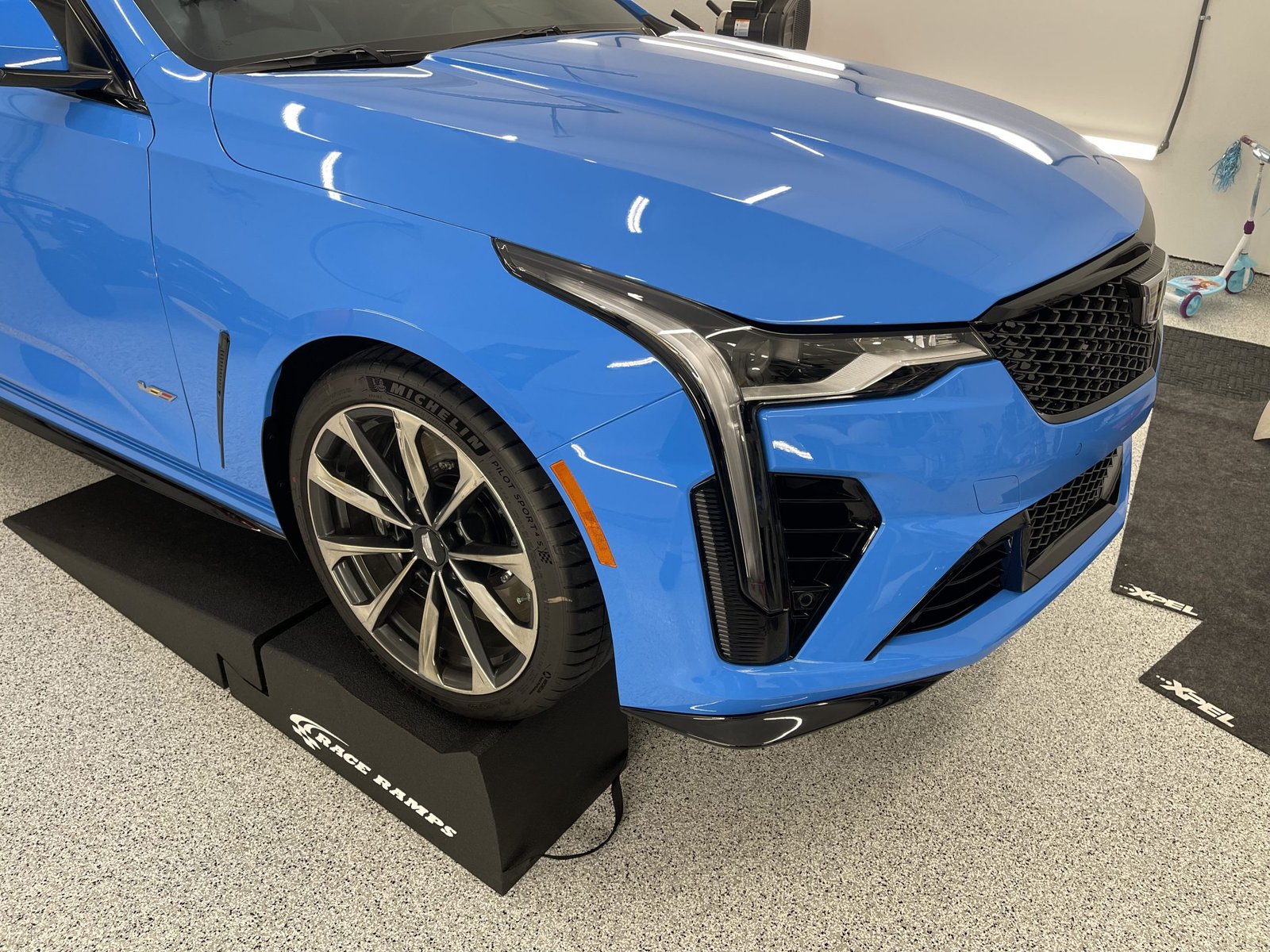 Tony’s Auto Salon, Windeaux & Wraps